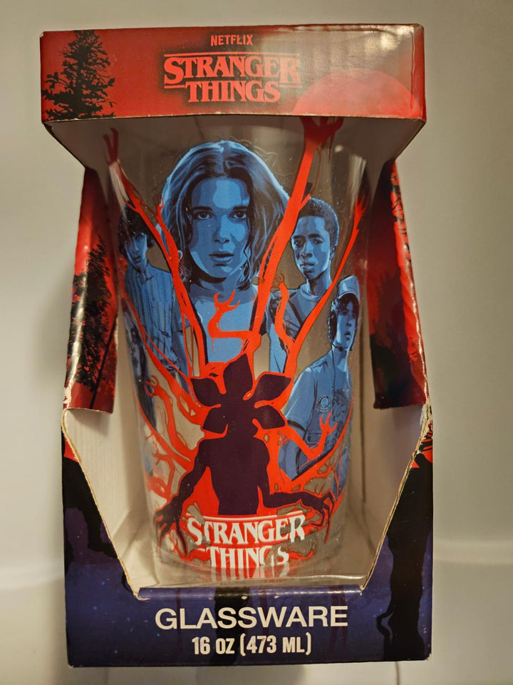 Stranger Things Group Pint Glass 16 oz