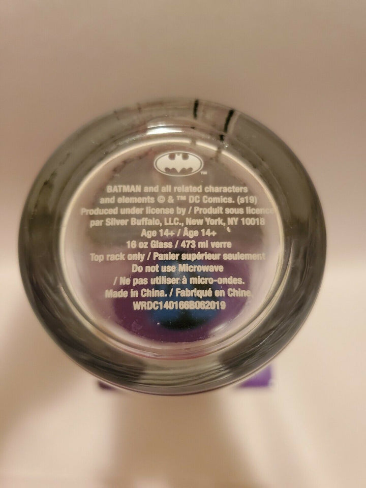DC Comic Batman The Joker Pint Glass 16 oz Close Up Bottom